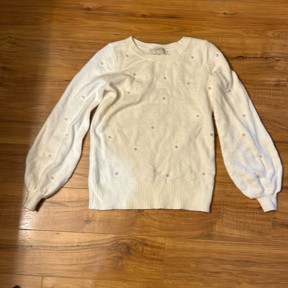 White sweater with pearls